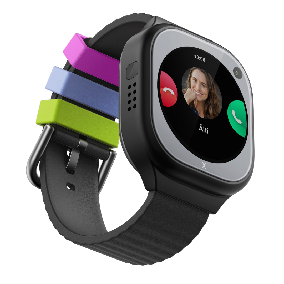 Musta Xplora X6 Pro -lasten kellopuhelin oikealta kuvattuna, musta ranneke ja neljä värikästä lenkkiä (pinkki, violetti, sininen, vihreä) sekä näytöllä videopuhelu äidille.